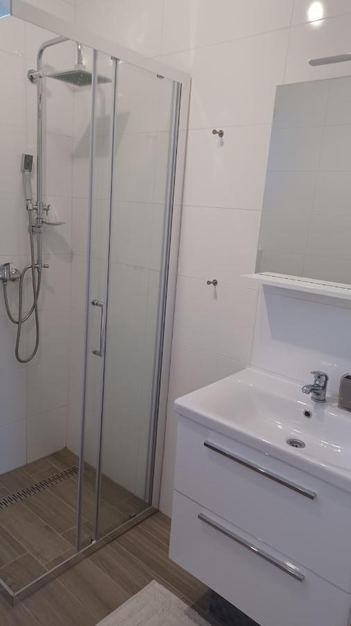 Olive Tree House With Jacuzzi, Wifi And 40M2 Pool Villa Siritovci ภายนอก รูปภาพ