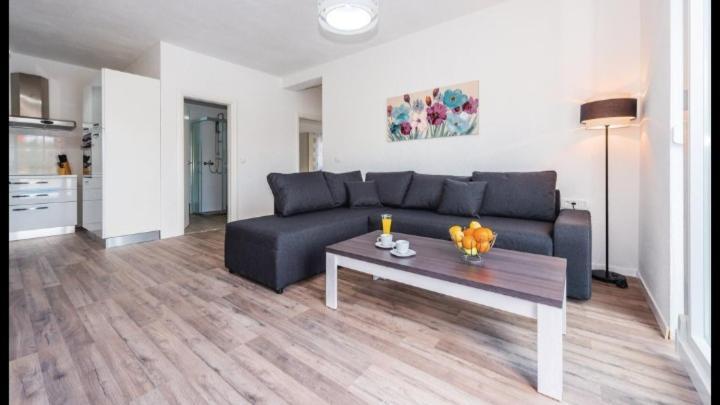 Olive Tree House With Jacuzzi, Wifi And 40M2 Pool Villa Siritovci ภายนอก รูปภาพ
